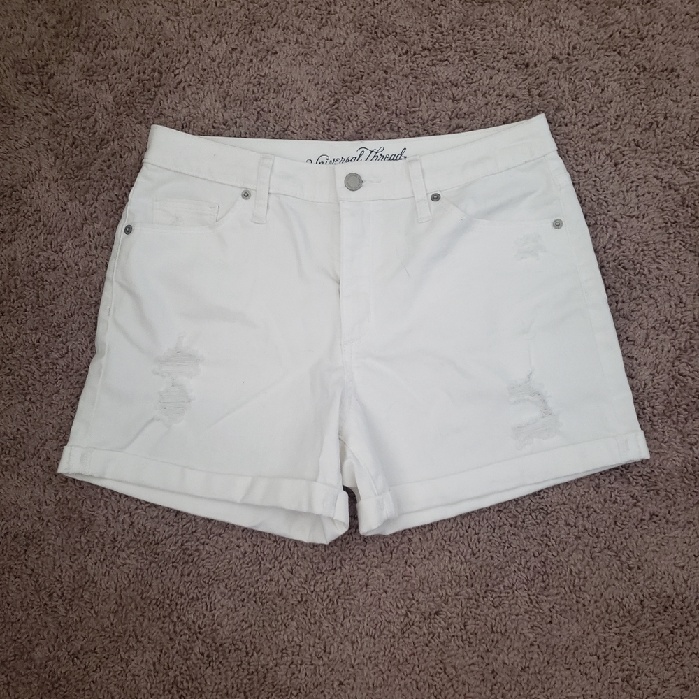 Universal thread shorts size 8 /29